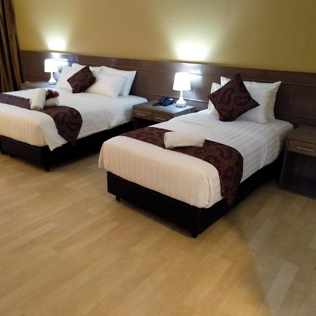 Temu Primula Hotel Kampong Seberang Timor Kültér fotó