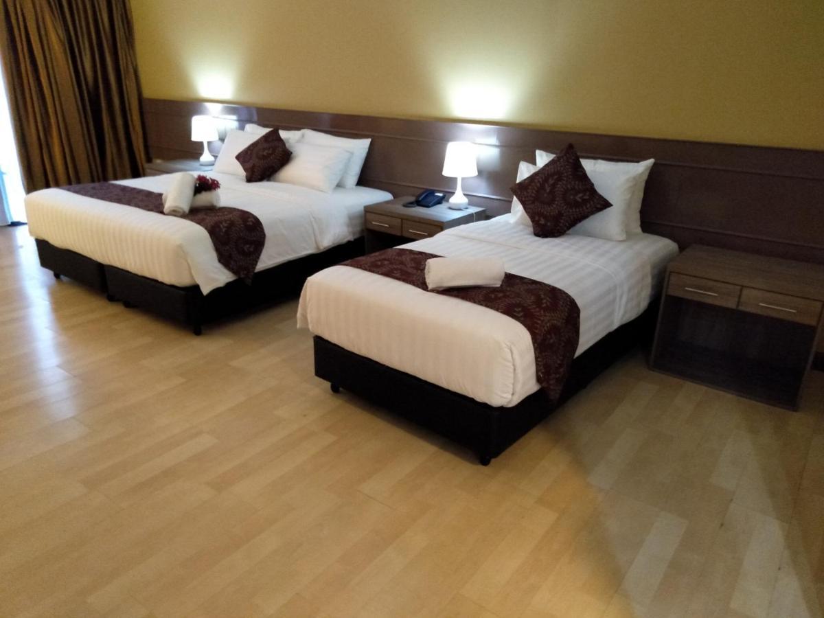 Temu Primula Hotel Kampong Seberang Timor Kültér fotó