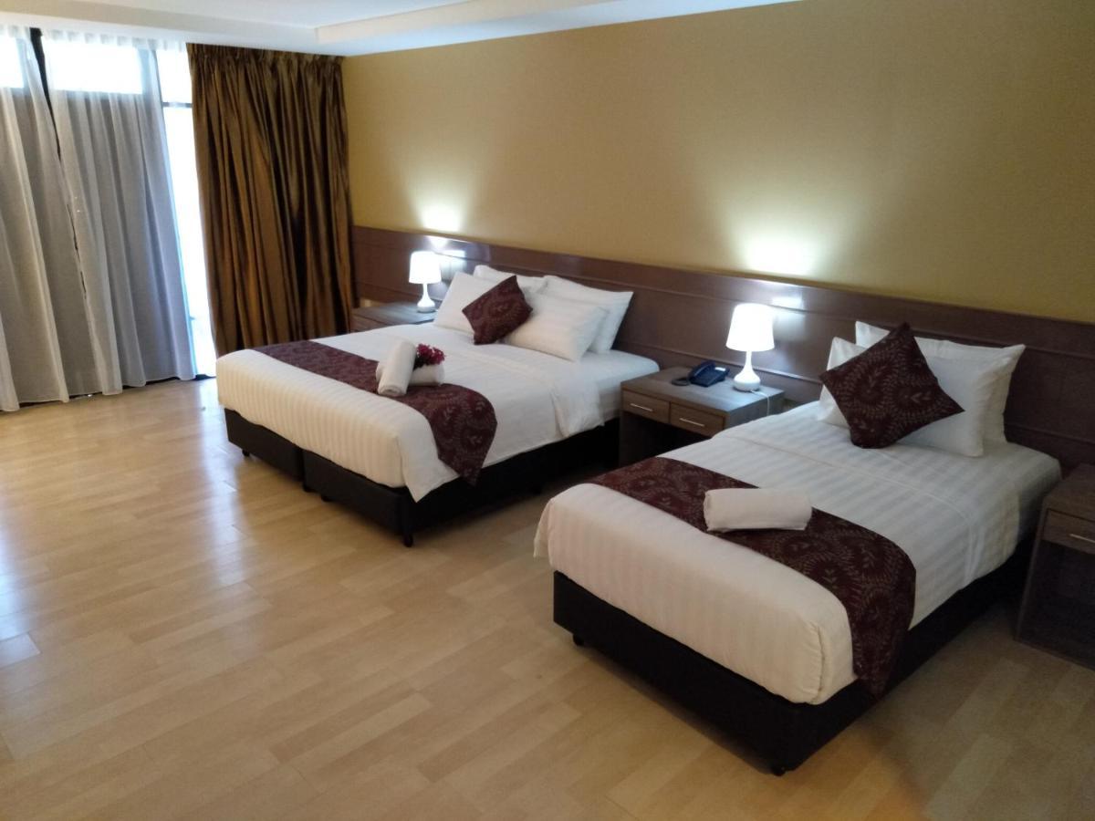 Temu Primula Hotel Kampong Seberang Timor Kültér fotó