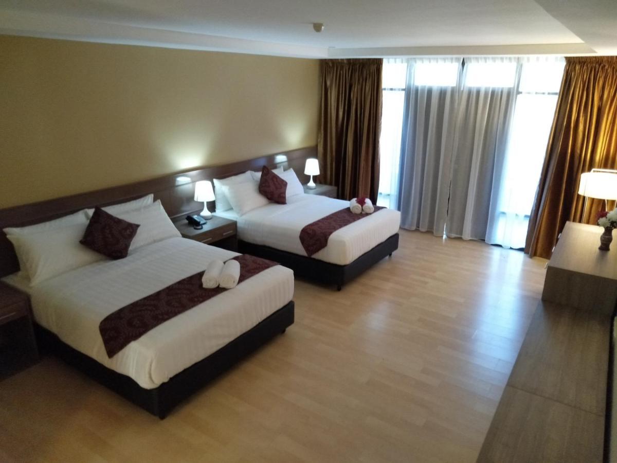 Temu Primula Hotel Kampong Seberang Timor Kültér fotó
