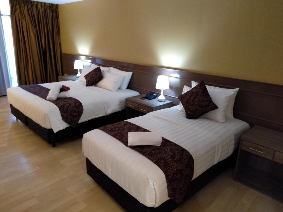 Temu Primula Hotel Kampong Seberang Timor Kültér fotó