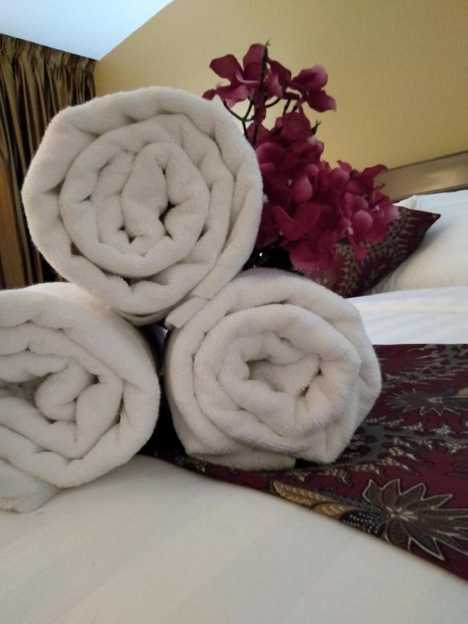 Temu Primula Hotel Kampong Seberang Timor Kültér fotó
