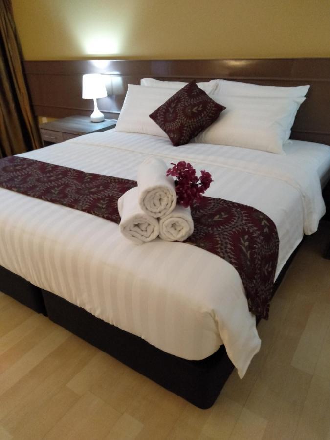 Temu Primula Hotel Kampong Seberang Timor Kültér fotó