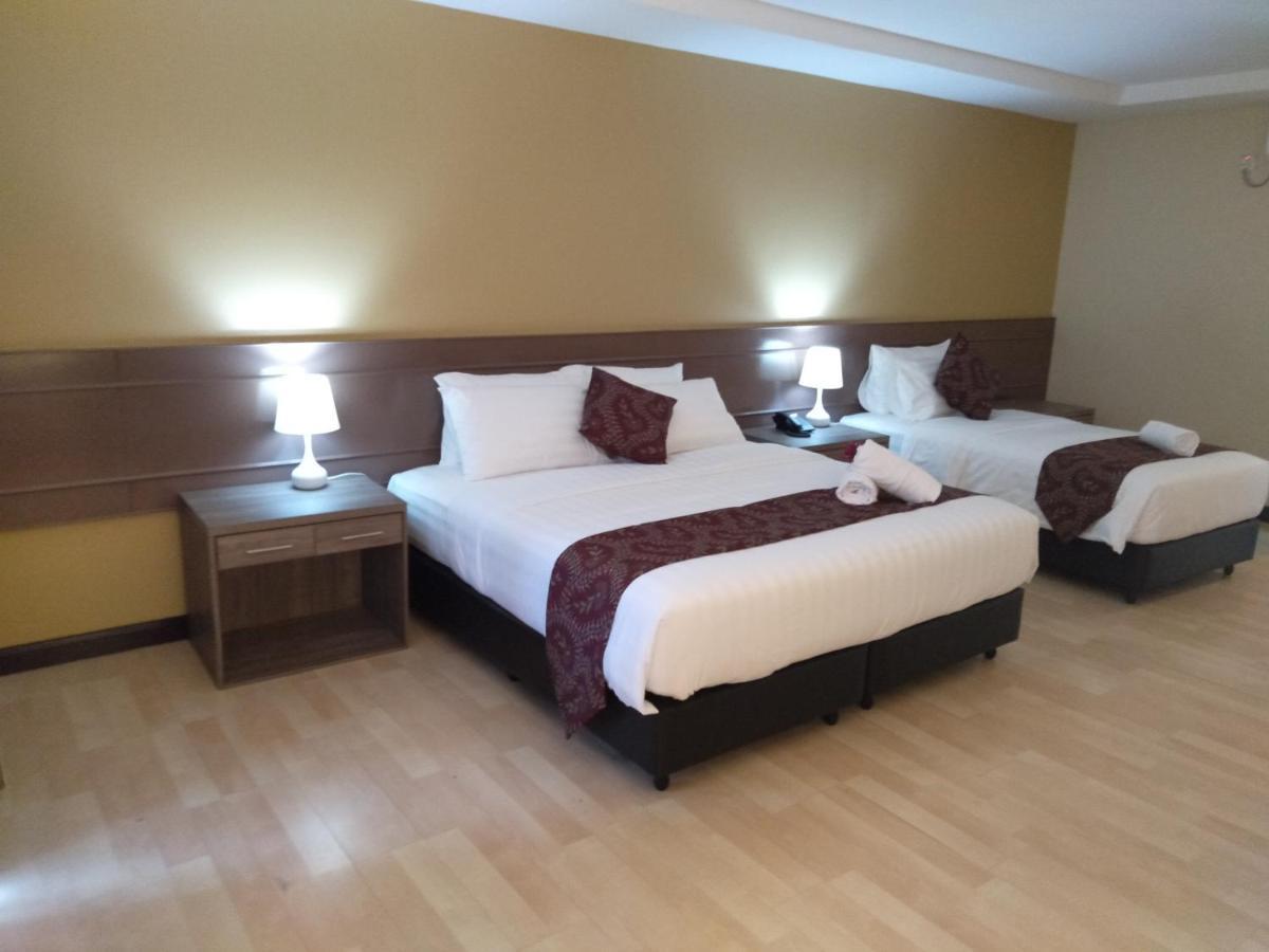 Temu Primula Hotel Kampong Seberang Timor Kültér fotó