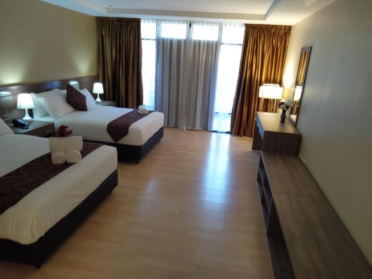 Temu Primula Hotel Kampong Seberang Timor Kültér fotó